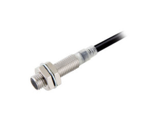 Индуктивный датчик Omron E2E-X2B1T8 2M OMS